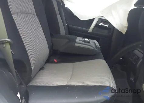 2024 Toyota 4Runner Sr5 z USA, uszkodzony, nr VIN JTEMU5JR1R6307408